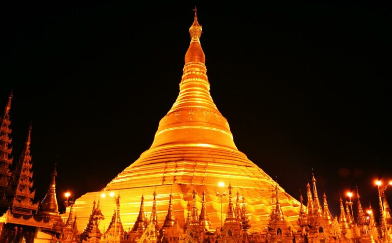 shewdagon pagoda yangon