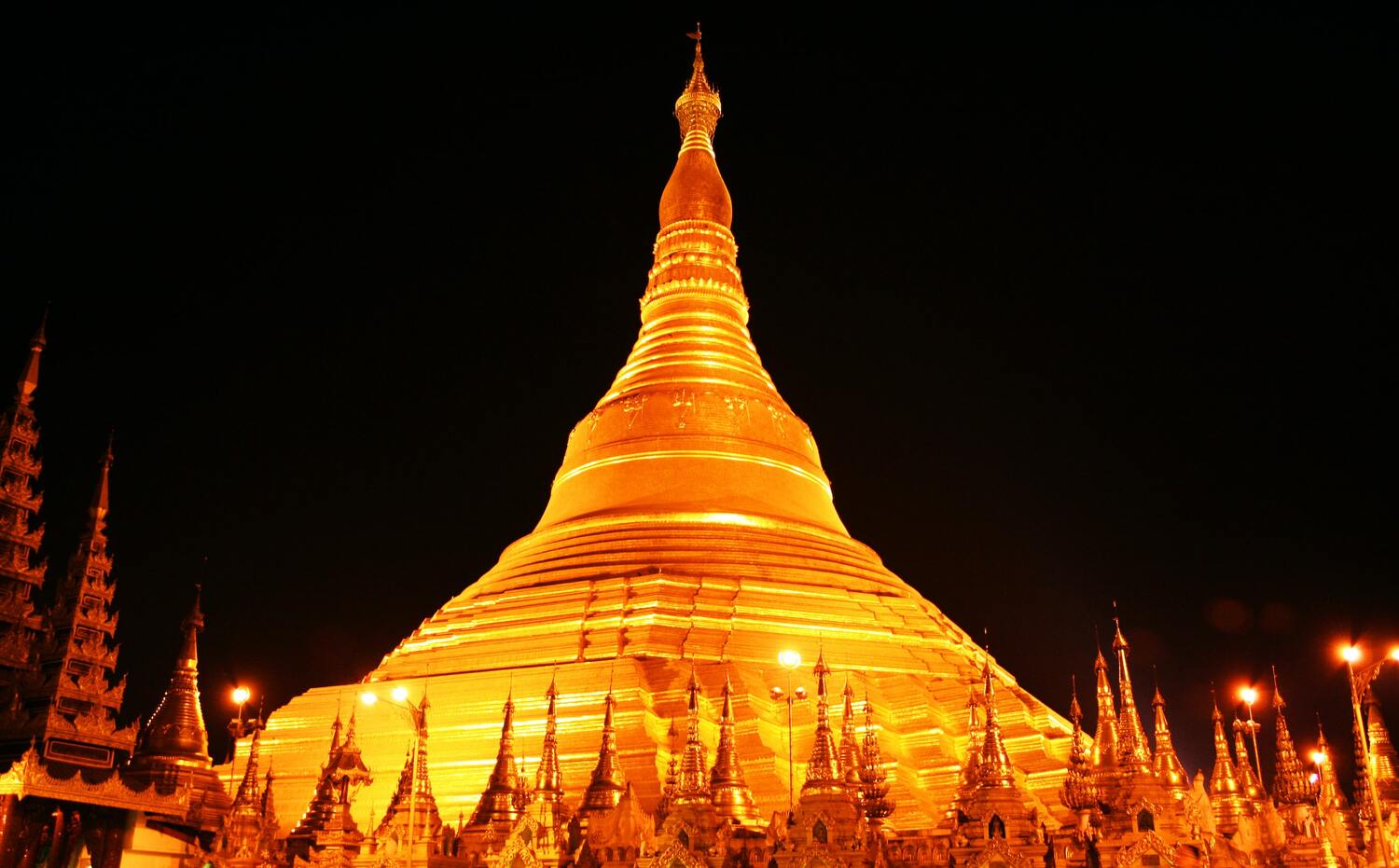 shewdagon pagoda yangon